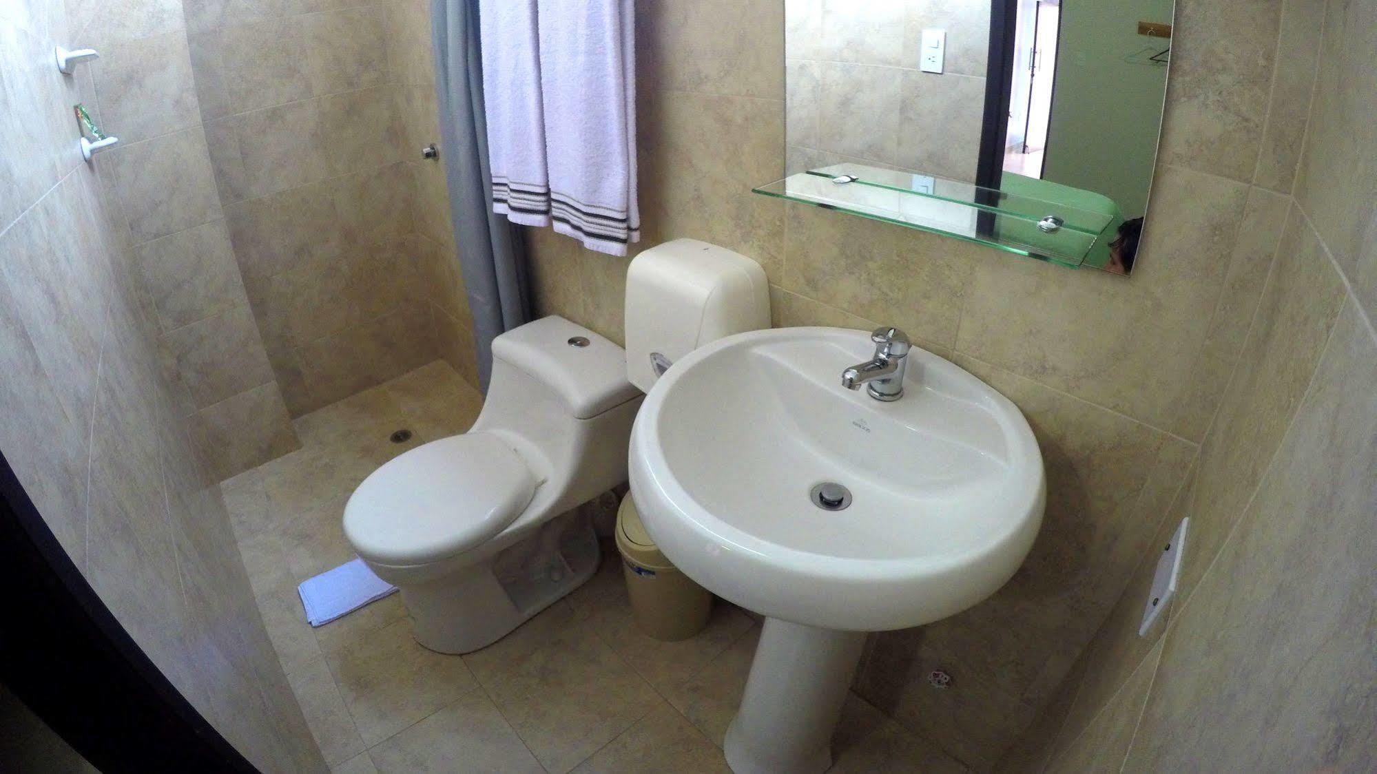 Dc Suites Aeropuerto กวายากิล ภายนอก รูปภาพ