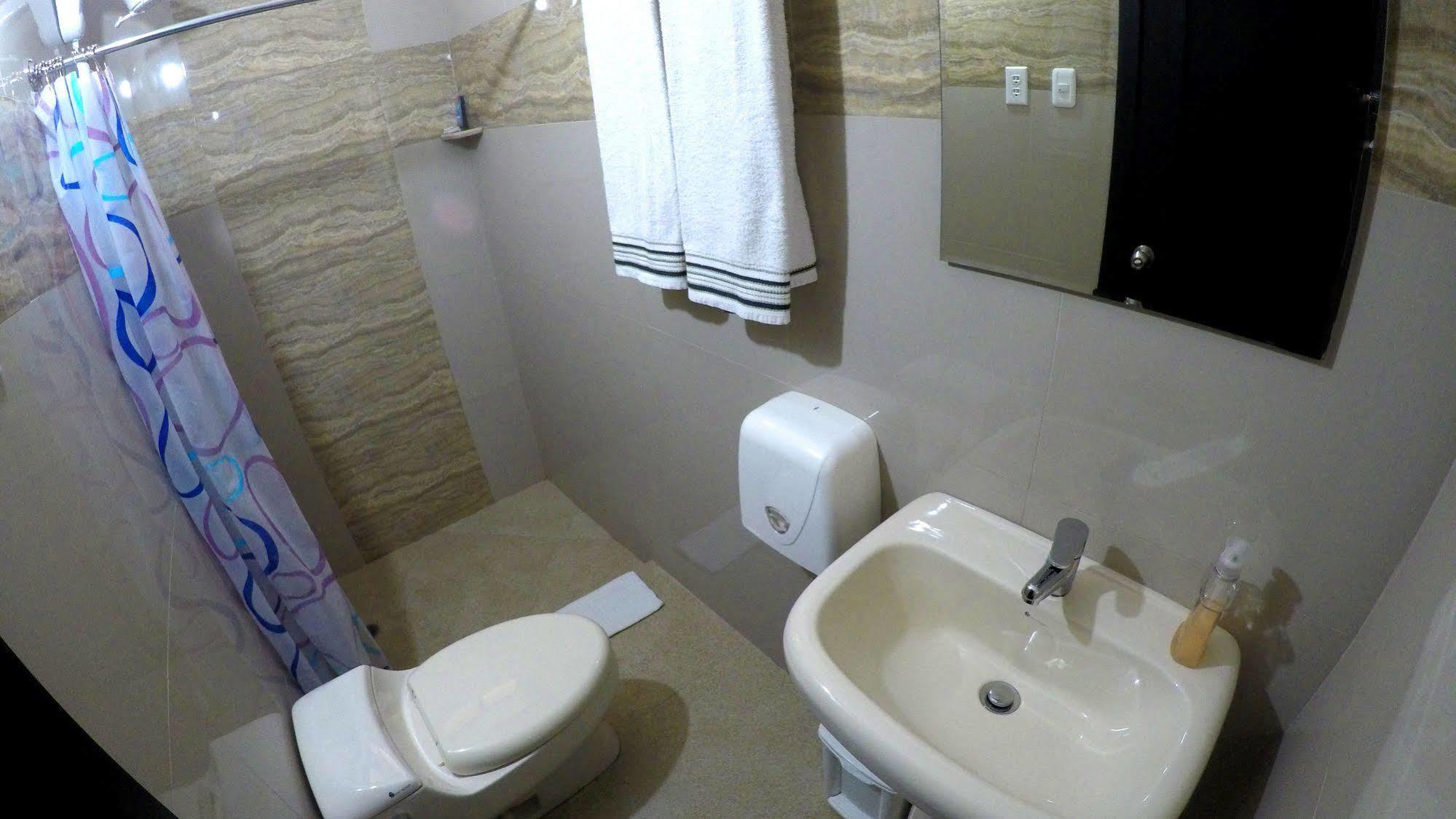 Dc Suites Aeropuerto กวายากิล ภายนอก รูปภาพ