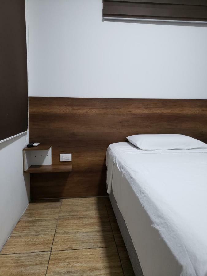 Dc Suites Aeropuerto กวายากิล ภายนอก รูปภาพ